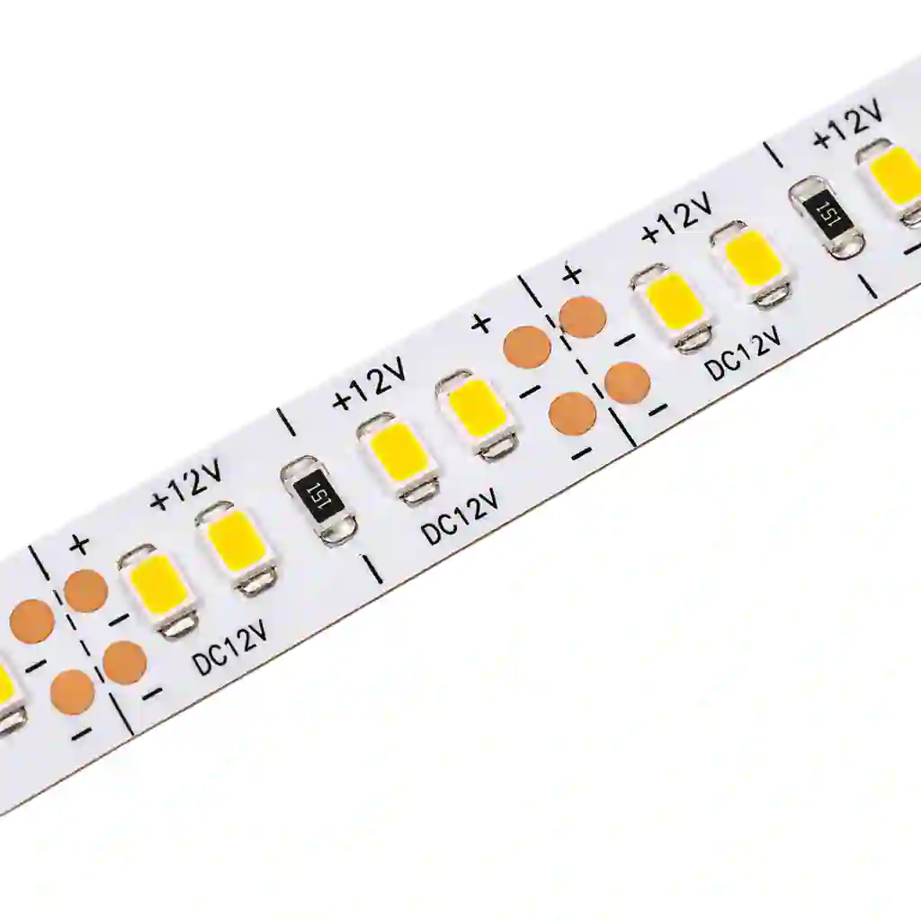 Detail LED pásku 12V IP20 se samolepicí páskou 3M